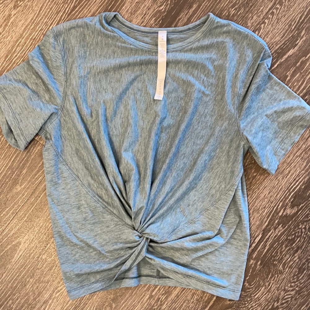 Lululemon top size 6